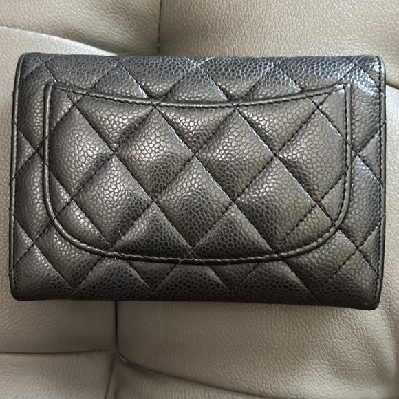 Chanel CC gusset classic wallet - Picture 2 of 7